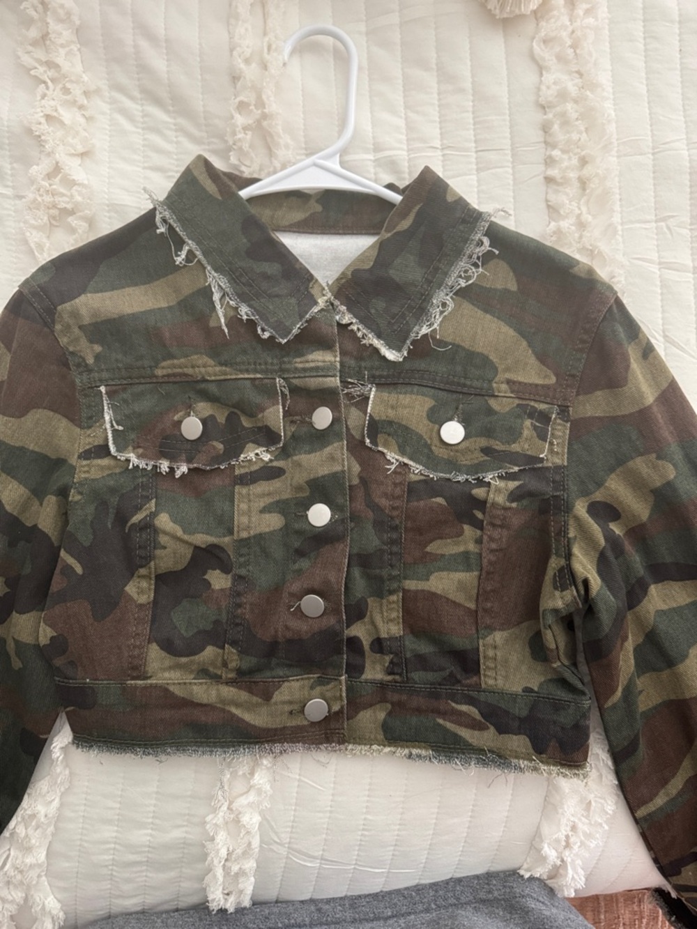 SHEIN Cropped Distressed Camo Jacket - Green/Brown Small (4)